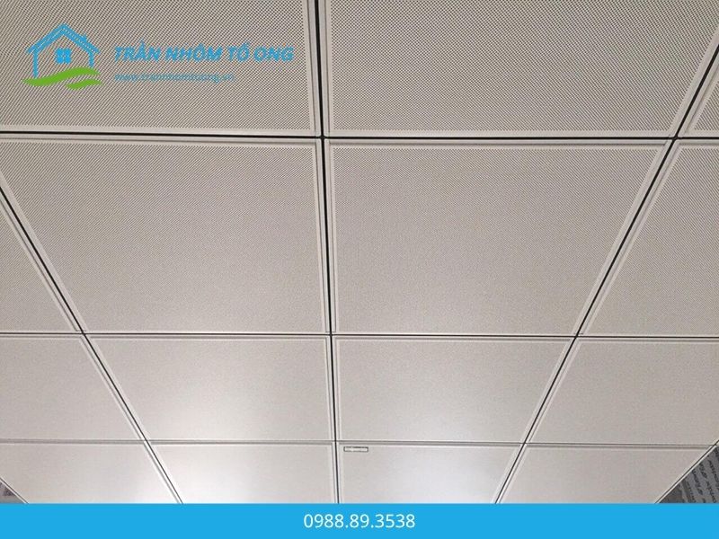 trần nhôm đục lỗ lay in